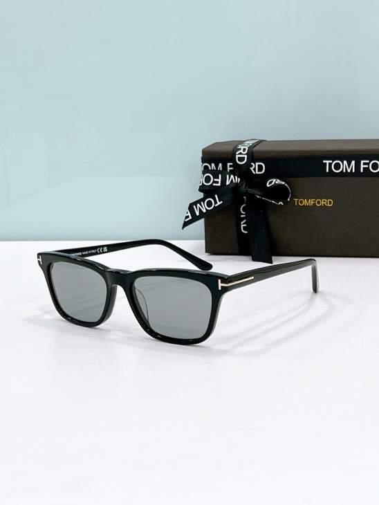 Picture of Tom Ford Sunglasses _SKUfw75731045fw